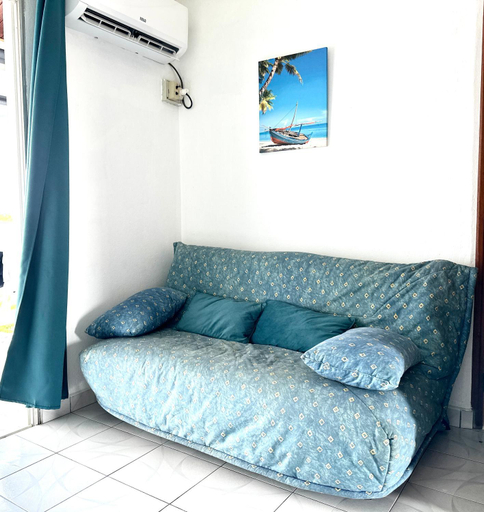Facilities 3, Peyi Galante Evasion, Saint-Louis