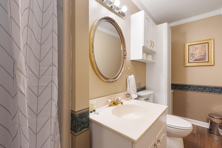 Bathroom 2, Brenda Lee History 2BR Villa Pool Hot Tub, Davidson