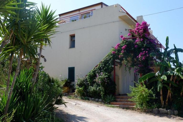 Others 4, Surra Mediterranean Apartments, Ragusa