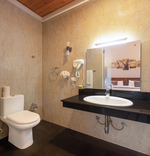 Bathroom 4, Cassendra Kandy, K.F.G. & G. Korale