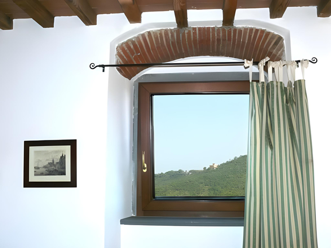 Others 5, Arpaderba B&B, Livorno