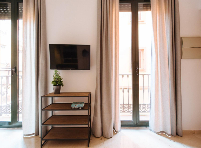 Others 4, Chiqui and Vicente Suite Apartments, Sevilla