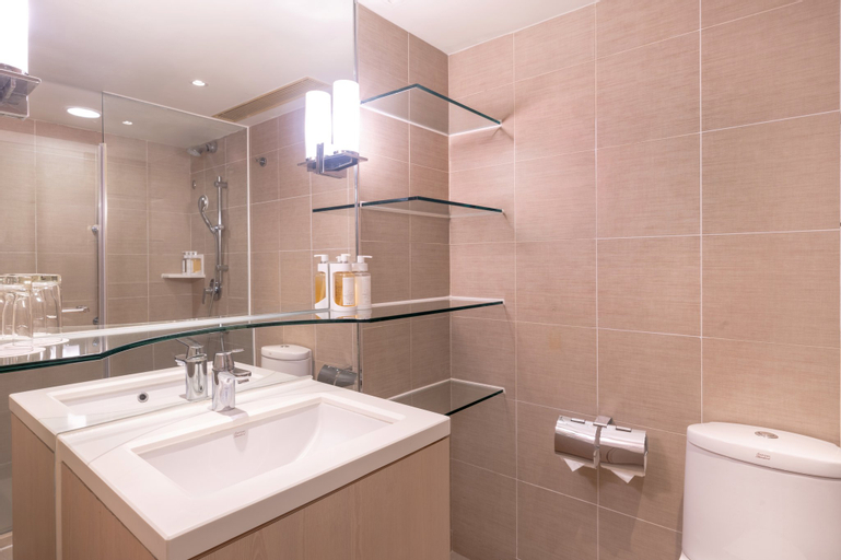Bathroom 15