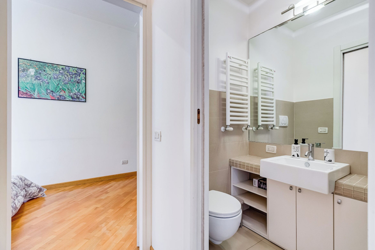 Bathroom 3, Crescenzio St Peter House, Rome