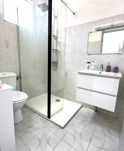 Shower 1, Peyi Galante Evasion, Saint-Louis