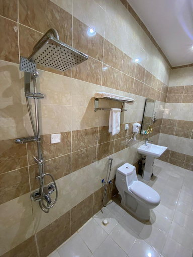 Bathroom 3, Jewel Saraya Hotel Suites