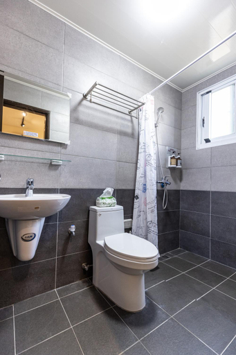 Bathroom, LofiRily, Penghu