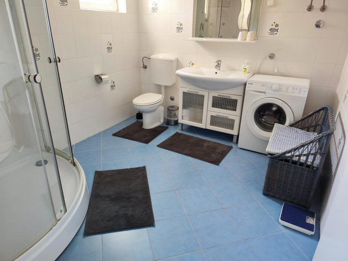 Bathroom 3, Vila Moli Suites, Bibinje