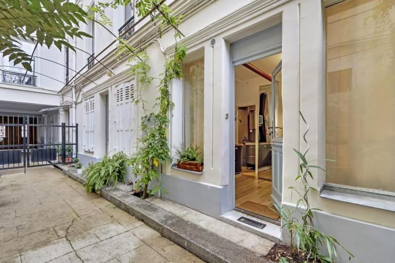 Exterior view 2, A Sweet Studio in Montparnasse - Boulevard du Montparnasse, Paris