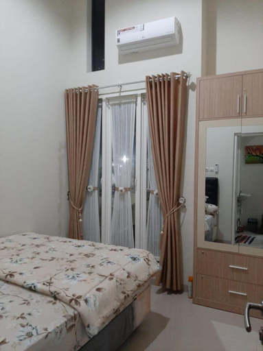 Others 3, Villa Blossom Kayana Regency E7, Malang