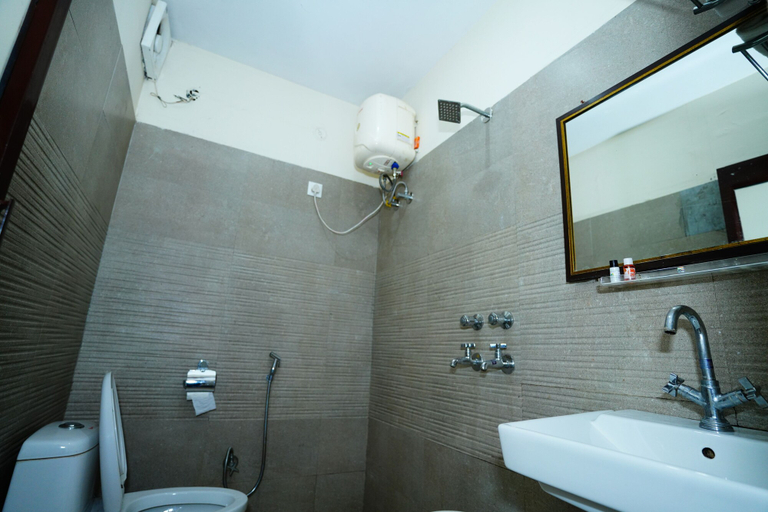 Bathroom 4, Phool Chatti Resort, Garhwal