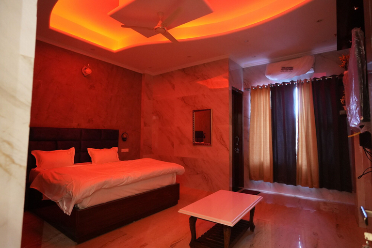 Bedroom 2, Hotel Paradise - Chandigarh, Sahibzada Ajit Singh Nagar