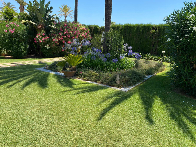 Others 5, VILLA OVERLOOKING BEACH , Central, quiet, parking, swimming pool, Málaga