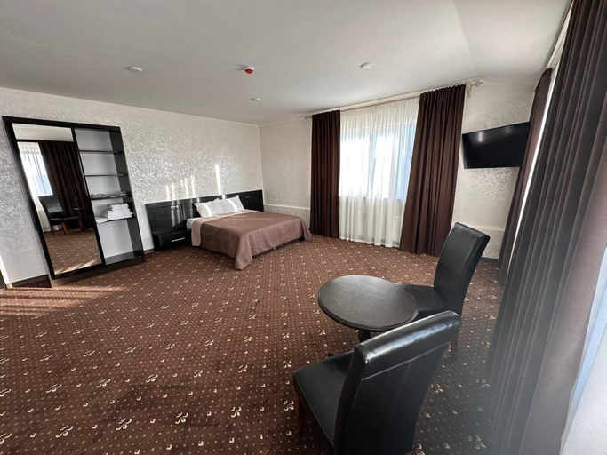 Others 3, Hotel Merry Club, Vinnyts'ka