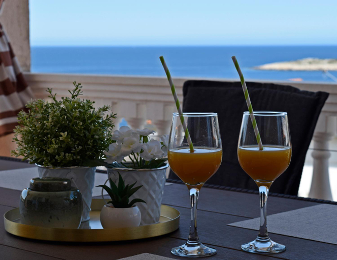 Food & Drinks 5, Apartments Luna Gordana, Rogoznica