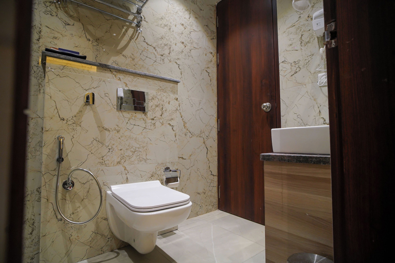 Bathroom 4, Uno Premium Dalhousie, Chamba