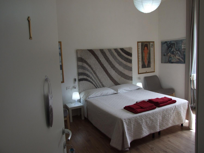 Others 4, B&B Leo, Cagliari