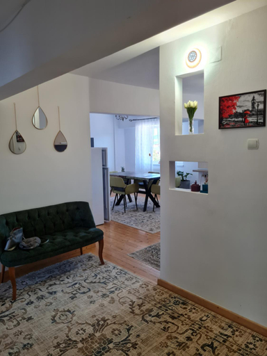 Others 4, Apartament Central, Gherla