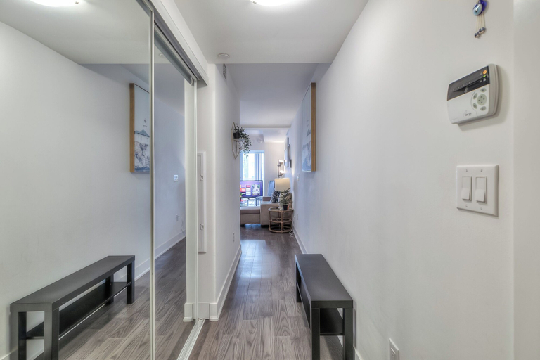 Others 5, Panorama Suites-Bay, Toronto