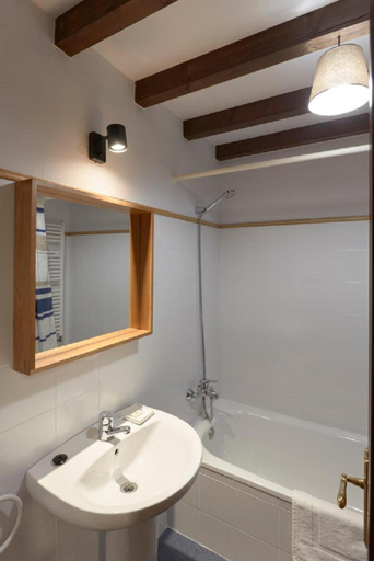 Bathroom 2, Casa de Aldea Casina del Naranjo, Asturias