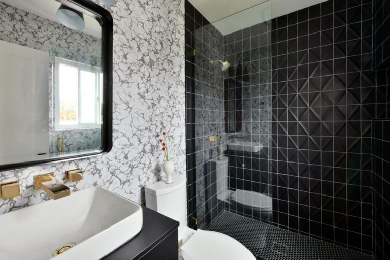 Bathroom 2, Luxury Cardiff by-the-Sea Ocean View Penthouse, San Diego