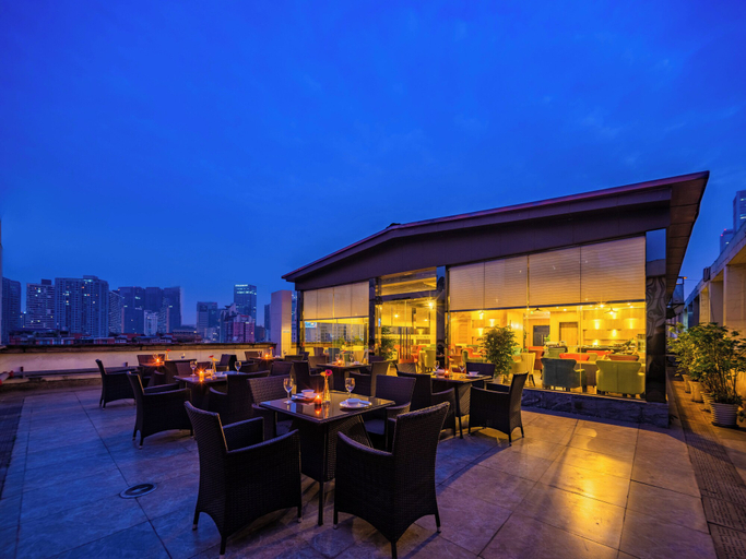 Food & Drinks