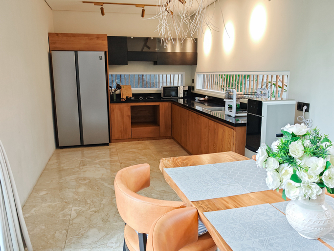 Dining Room 2