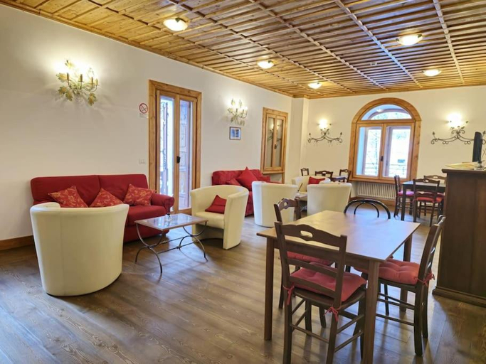 5, Appartamenti e camere del Re e della Regina - Grand Hotel Ceresole Reale, Torino