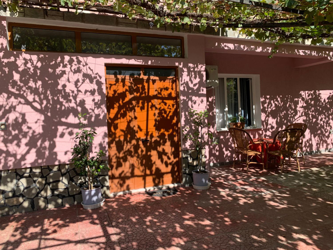 Vila Spaho, Korçës