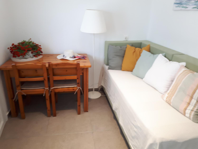Bedroom 3, Garneli Apartments, Ionian Islands