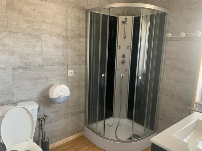Bathroom 4