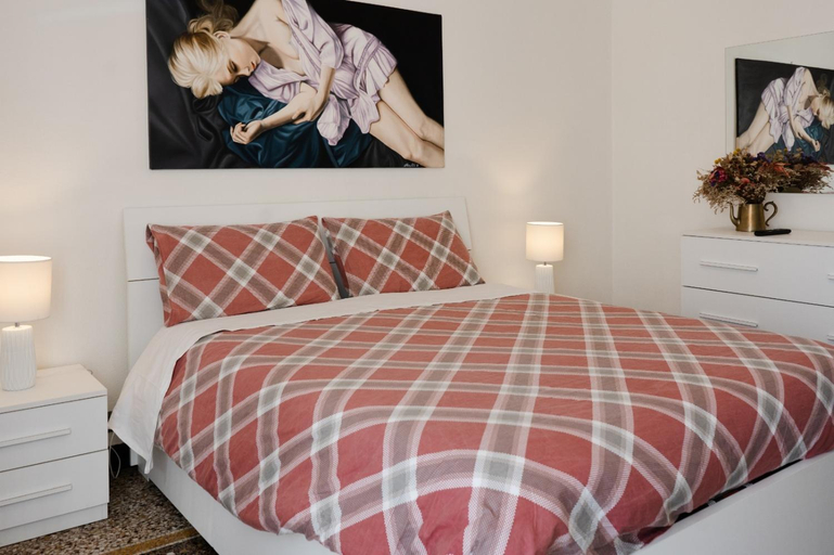 Bedroom 2, Costa e Mare, Savona