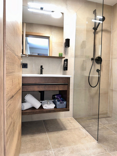 Bathroom 4, Hotel Lainbach, Reutte