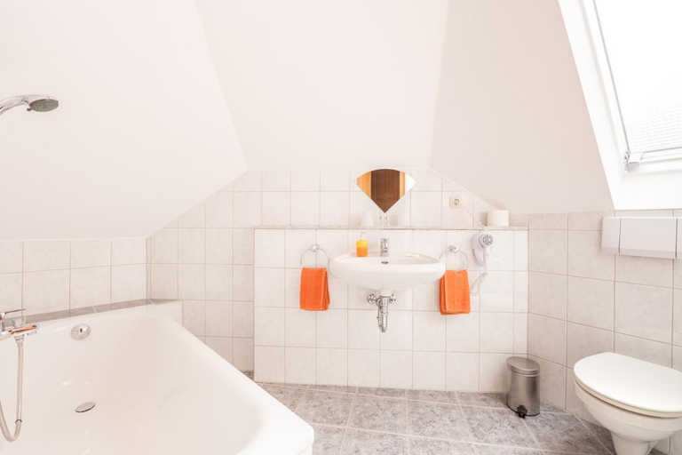 Bathroom 2, Hotel und Restaurant Piccolo, Harz