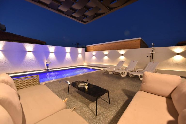 3, White-Private pool Luxury Villa Eilat