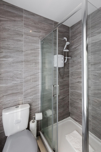 Bathroom 3, Pemberton House By Smart Corporate Stays, Sefton