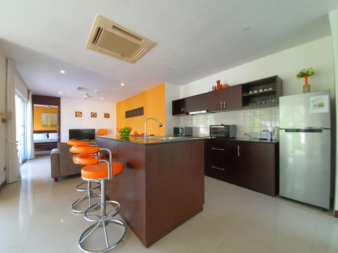 Others 4, Lipa Talay Hok, Ko Samui