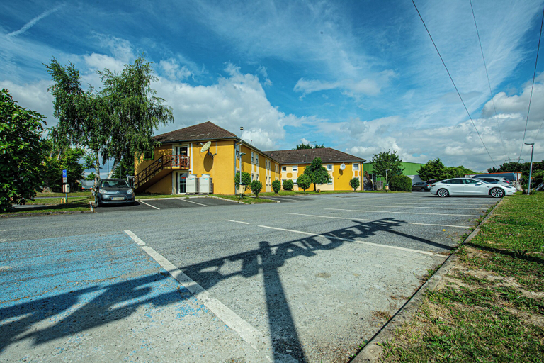 Exterior & Views 5, Hôtel Le Relais du Parisis, Seine-et-Marne