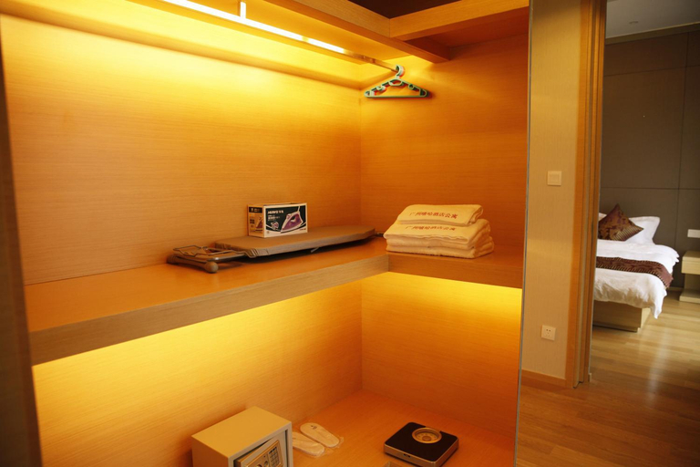 Bedroom 2, Checkinn International Apartment (GuangZhou PaZhou Poly World Trade Branch), Guangzhou