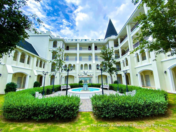 Exterior 7
