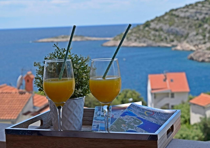 Food & Drinks 4, Apartments Luna Gordana, Rogoznica