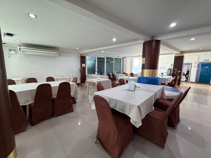 Food & Drinks 5, Bed By Cruise Hotel At Samakkhi-Tivanont, Muang Nonthaburi