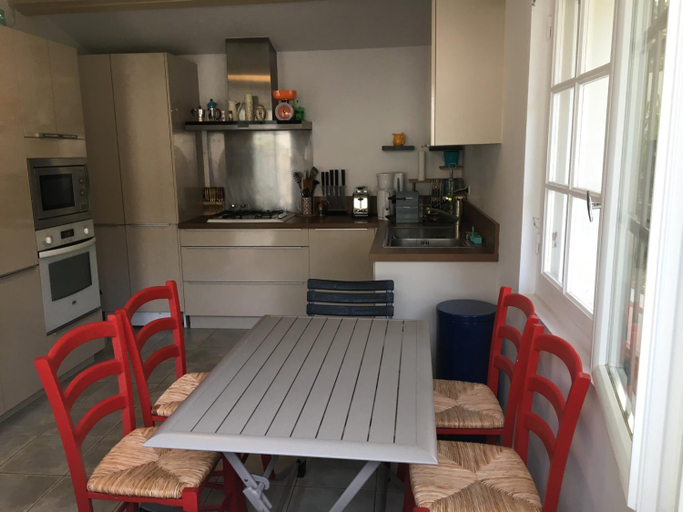 Others 5, Villa moderne 4 chambres, piscine chauffee, Wi-Fi, proche plage et commerces, Arcachon - FR-1-374-14, Gironde