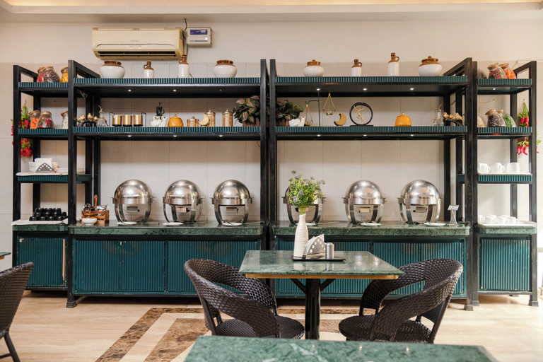 Food & Drinks 5, Vamsor Heights, Gurgaon