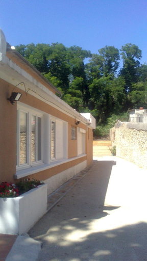 Others 3, Chez Cecile, Vaucluse
