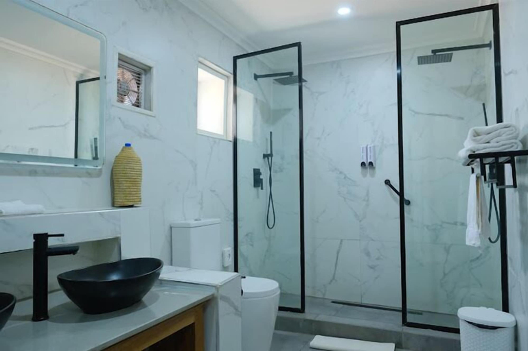 Bathroom, 7th Heaven Homes, IbadanNorth