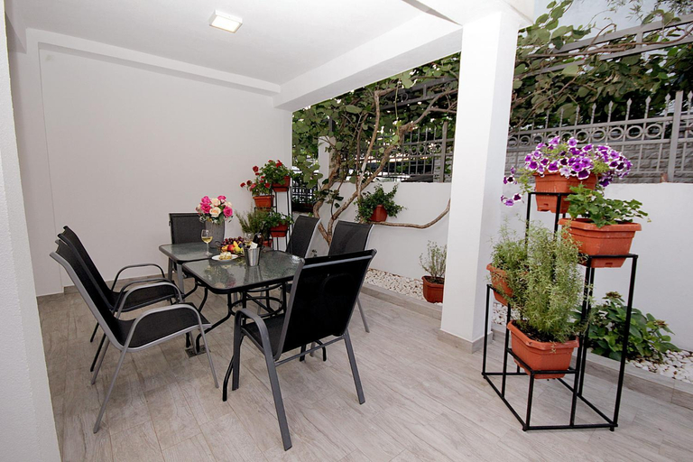 Others 4, Apartments Saric
