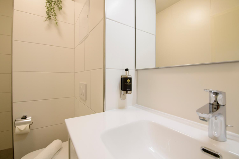 Bathroom 8