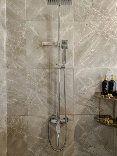Bathroom 7
