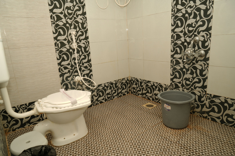 Bathroom 3, Amani Beach Homestay, Uttara Kannada